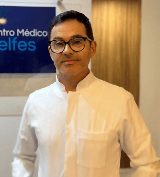 Cirurgia de Catarata Colombo – Dr. Miguel Delfes